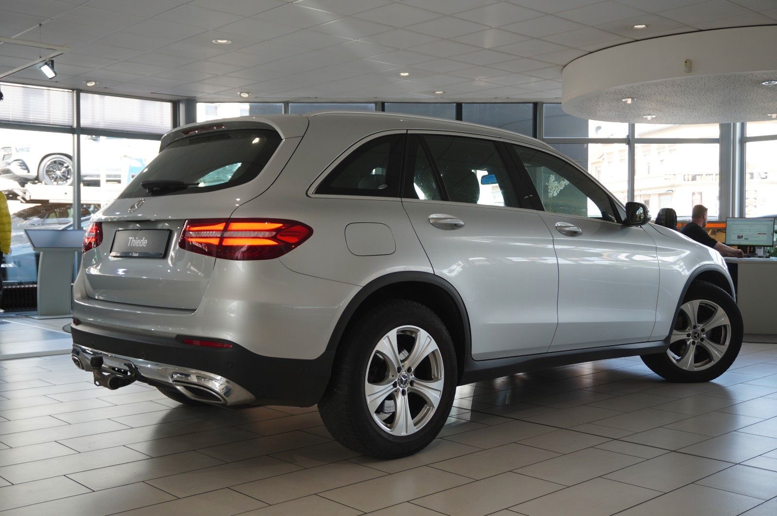 Fahrzeugabbildung Mercedes-Benz GLC 220D EXCLUSIVE 4MATIC NAVI/LED/KAMERA/SH/AHK