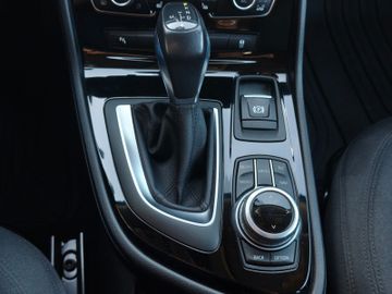 BMW 218 Active Tourer 218 i*Autom*LED*Navi*SHZ*PDC*