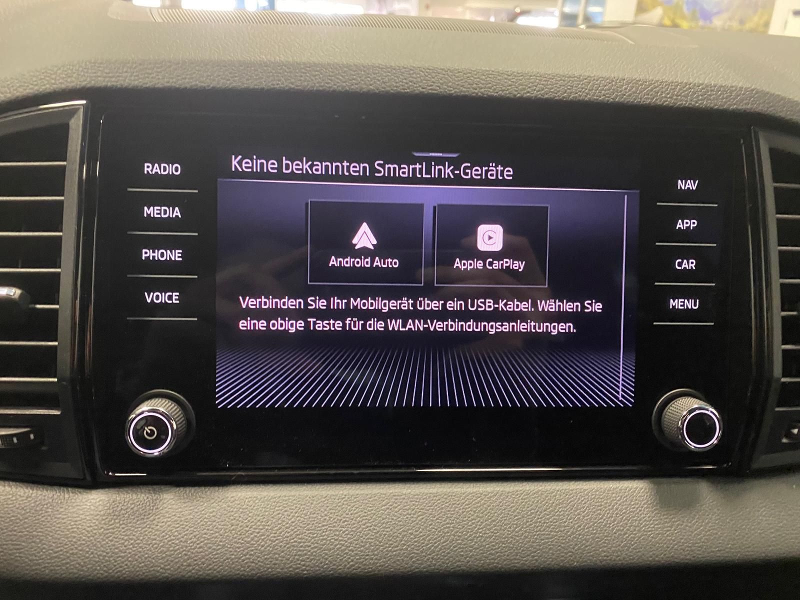 Fahrzeugabbildung SKODA Karoq 1.5 TSI SPORTLINE+5J GA+MATRIX+ACC+360+AHK