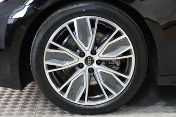 Fahrzeugverkauf 28 Audi A5 Avant TDI 150 kW S-Line Black Matrix Display