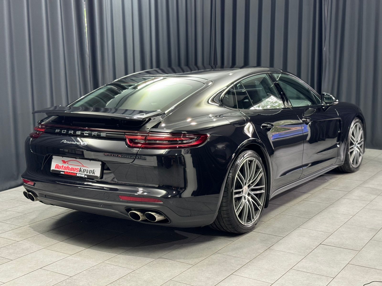 Fahrzeugabbildung Porsche Panamera 4S*21"TURBO*MATRIX*SPORTABGAS*BOSE*14 W