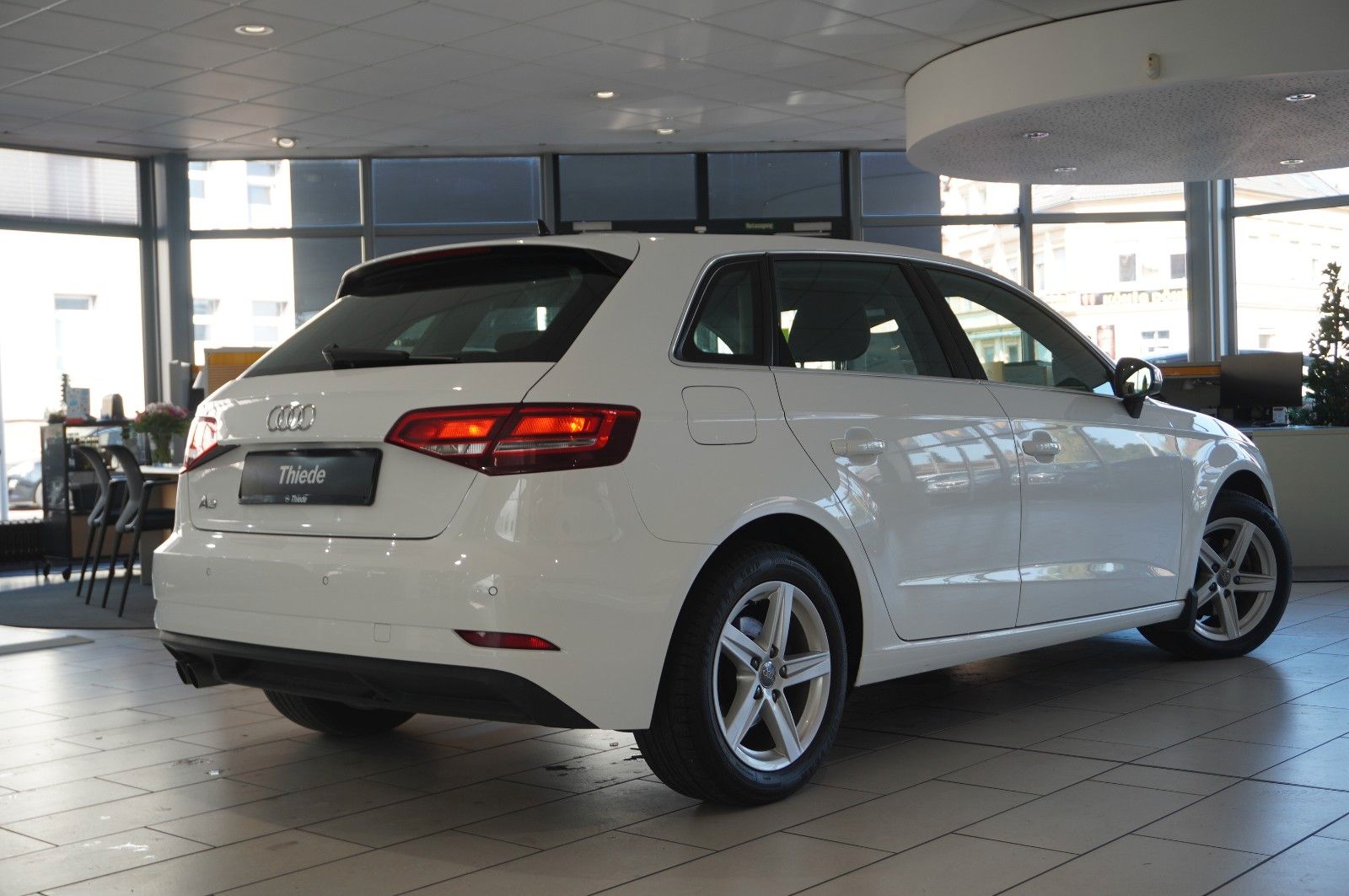 Fahrzeugabbildung Audi A3 Sportback 35 TFSI NAVI/BI-XENON/SHZ/ACC/PDC