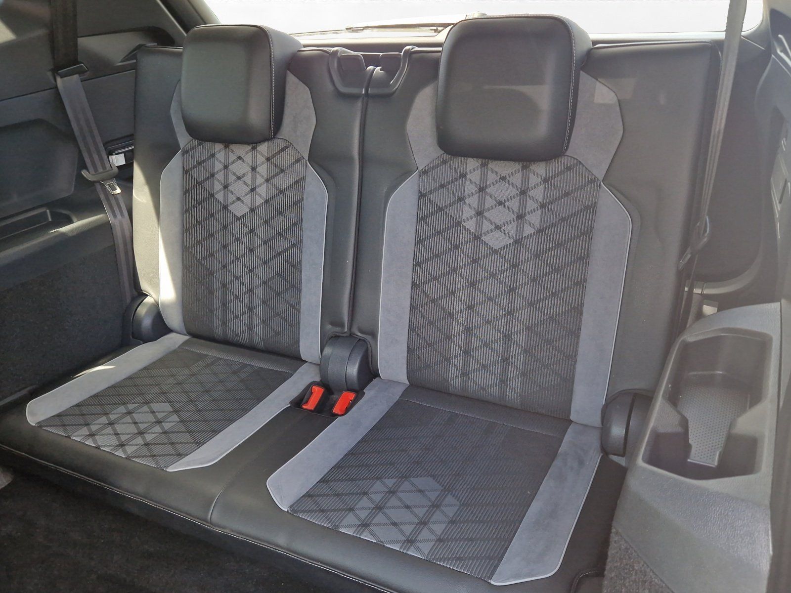 Volkswagen Tiguan Allspace 2.0 TSI DSG 4MOTION R-Line | AHK foto 17