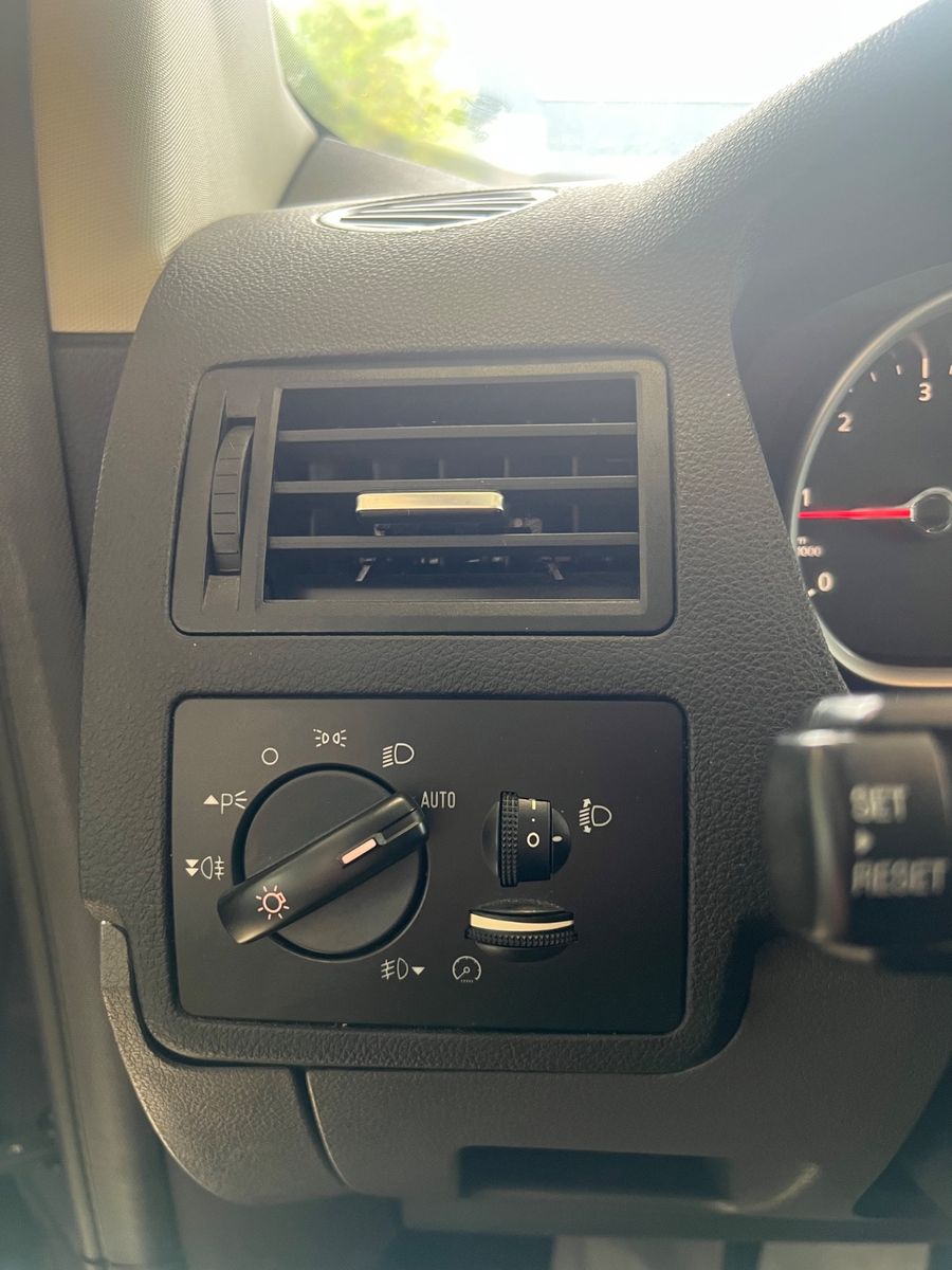 Fahrzeugabbildung Ford Kuga Champions 4x4 Edition *PANO*NAVI*