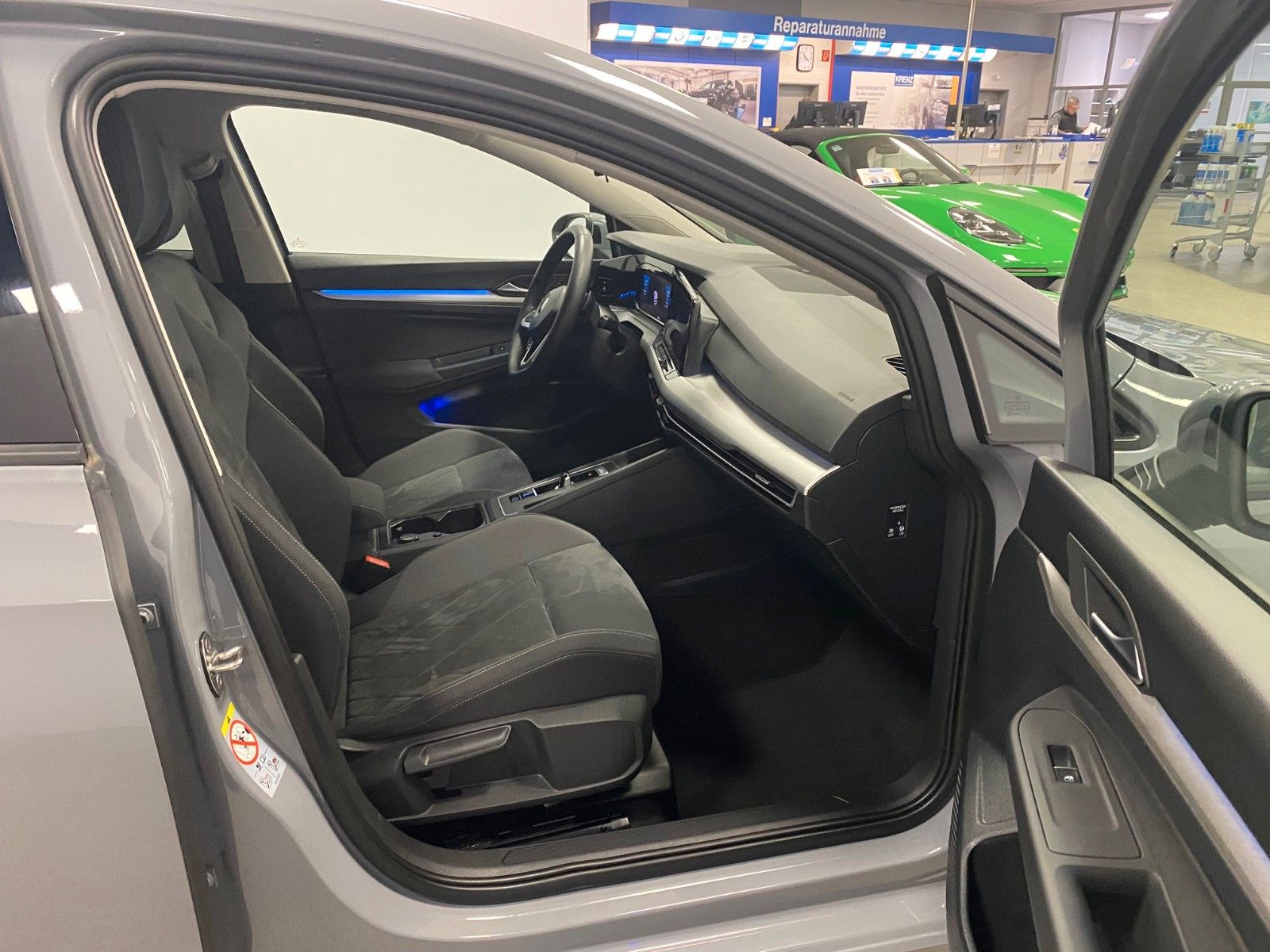 Fahrzeugabbildung Volkswagen Golf 1.5 eTSI OPF 110kW DSG Life+NAVI+KAMERA+ACC