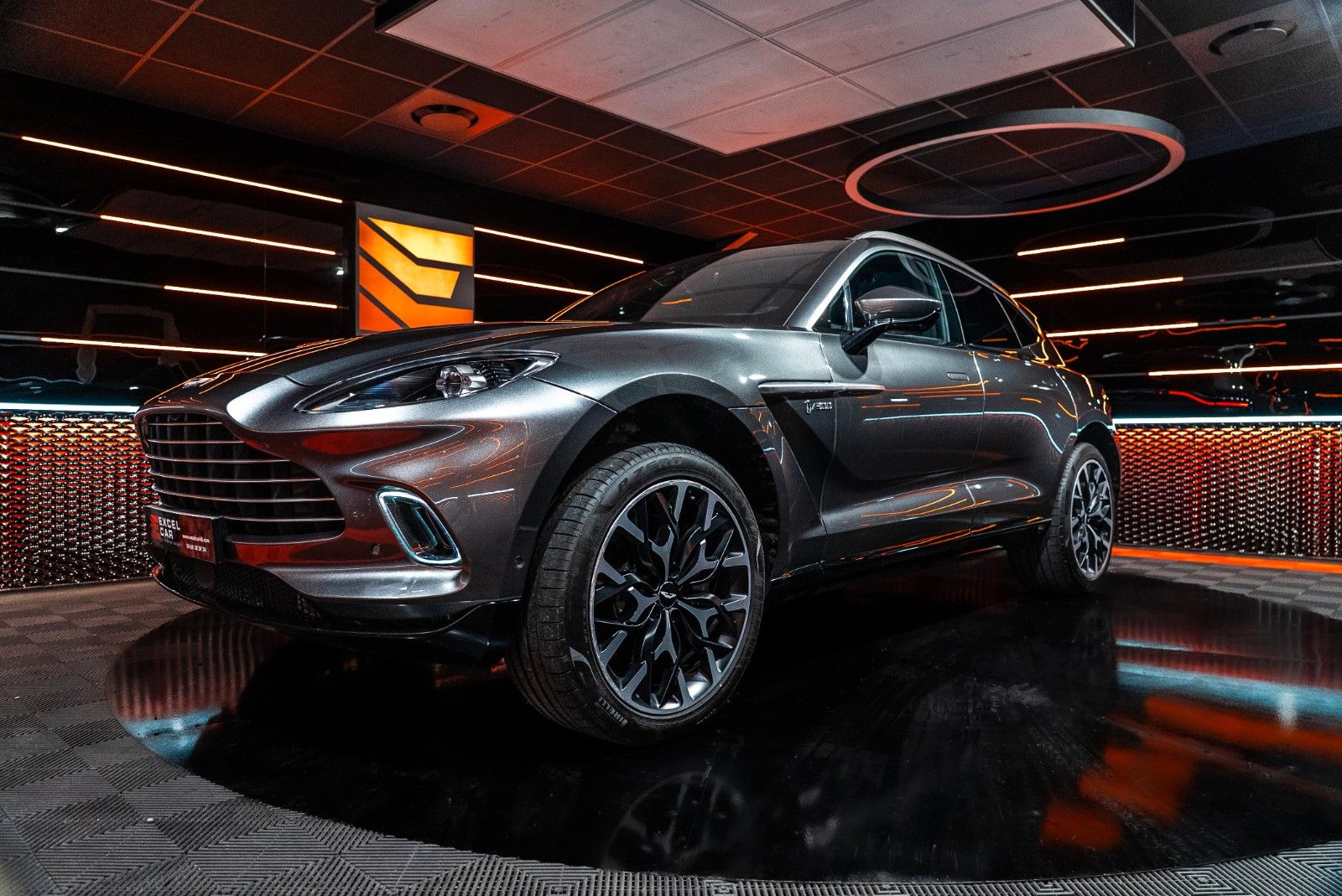 Aston Martin DBX 550CH*1st Hand*360°*ACC*Aston Martin Service