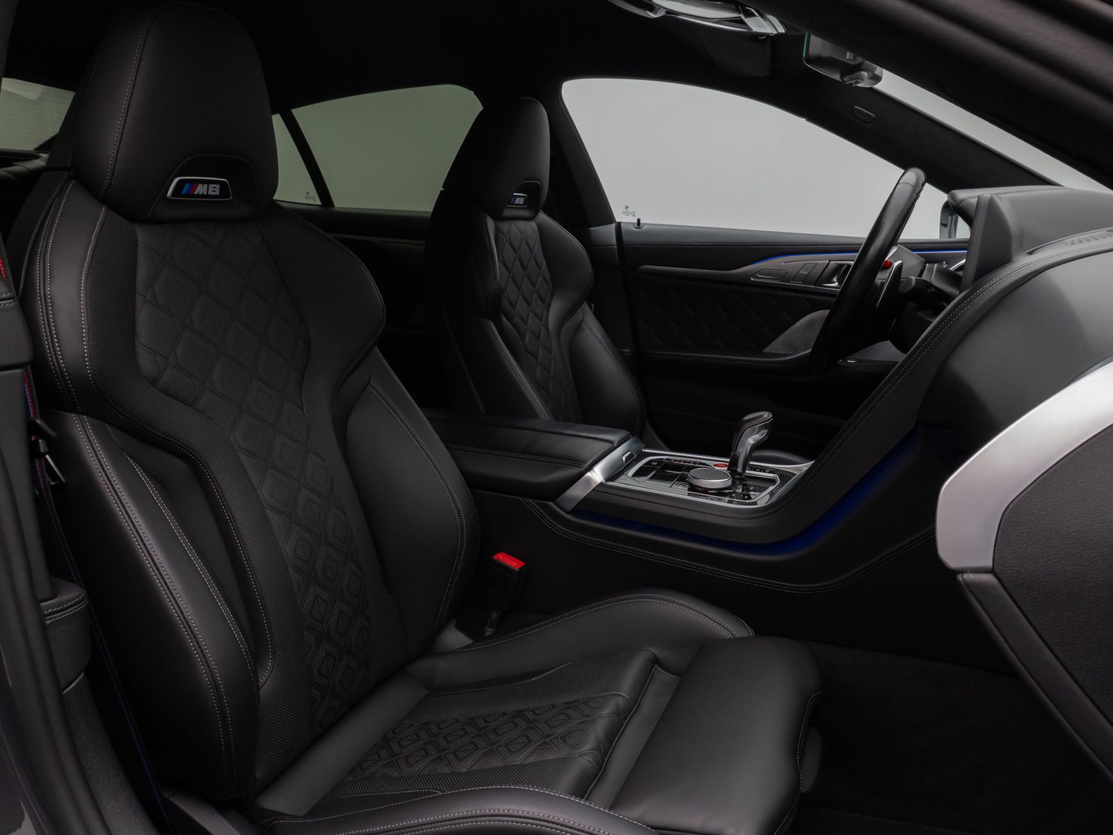 Fahrzeugabbildung BMW M8 Competition xD Gran Coupé SoftCL 360°TV Laser