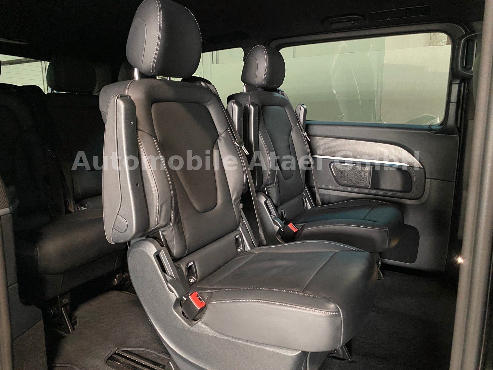 Fahrzeugabbildung Mercedes-Benz V 300d lang AMG *Avantgarde Edition 2020* (1142)