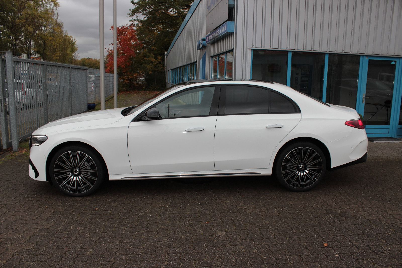 Fahrzeugabbildung Mercedes-Benz E 200 *MY26*AMG Line Premium Plus*Superscreen*