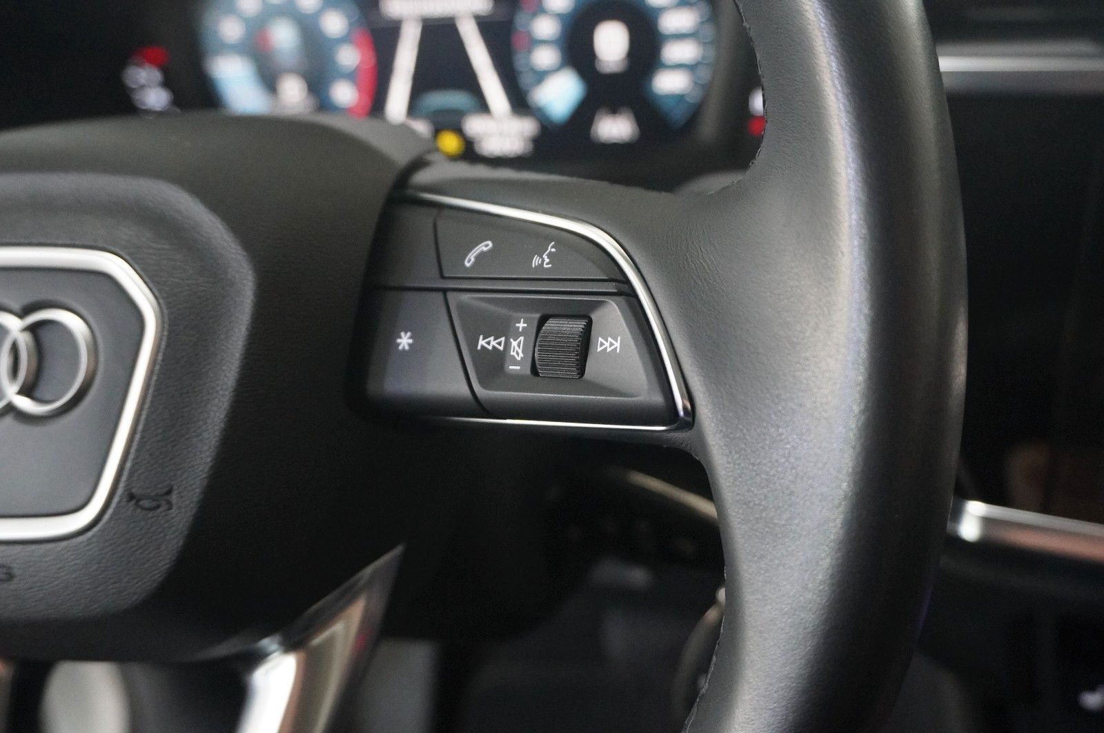 Fahrzeugabbildung Audi Q3 35 TFSI ADVANCED S-TRONIC NAVI/LED/VIRTU/DAB+