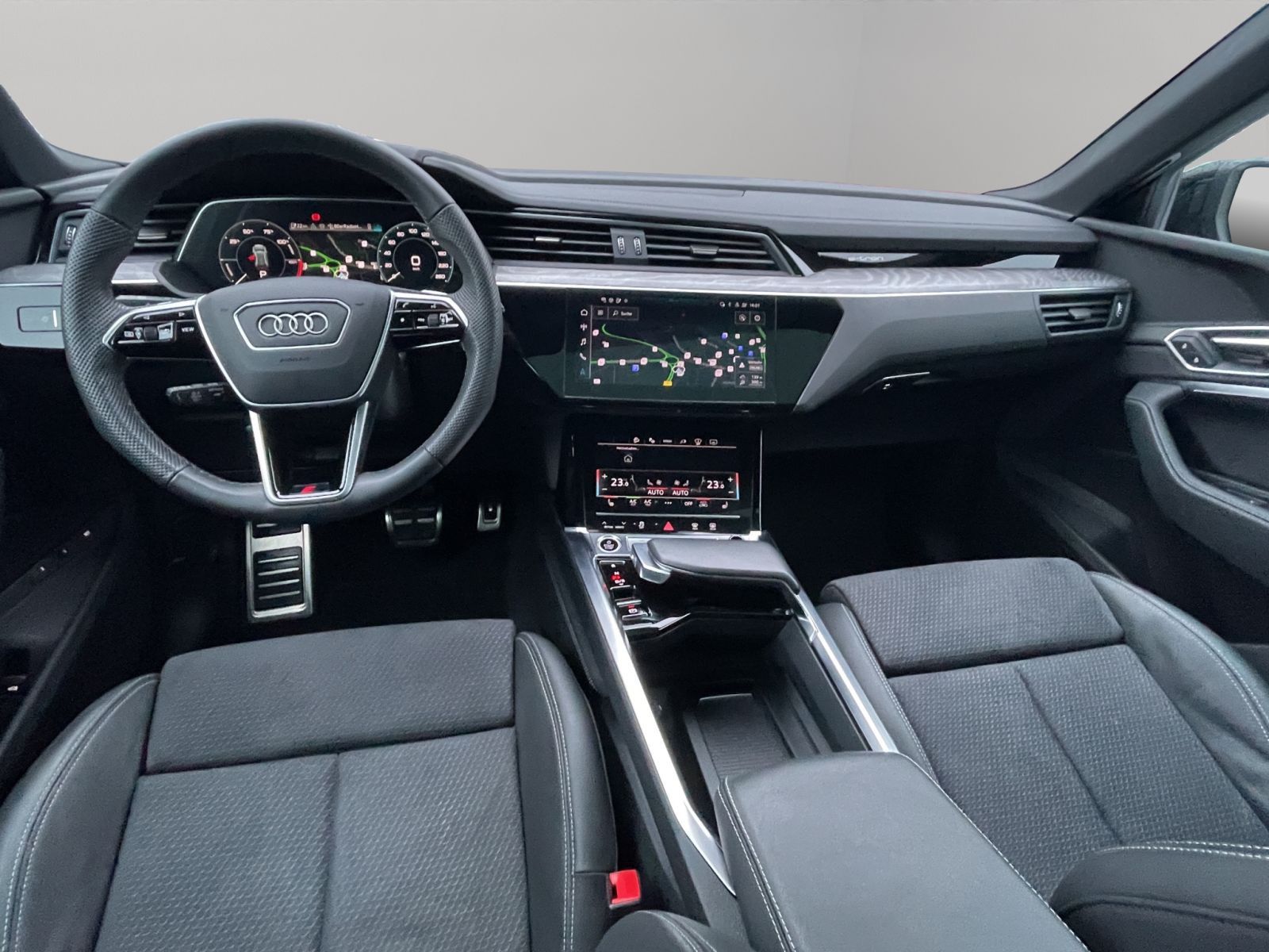 Audi Q8 e-tron - Bild 18