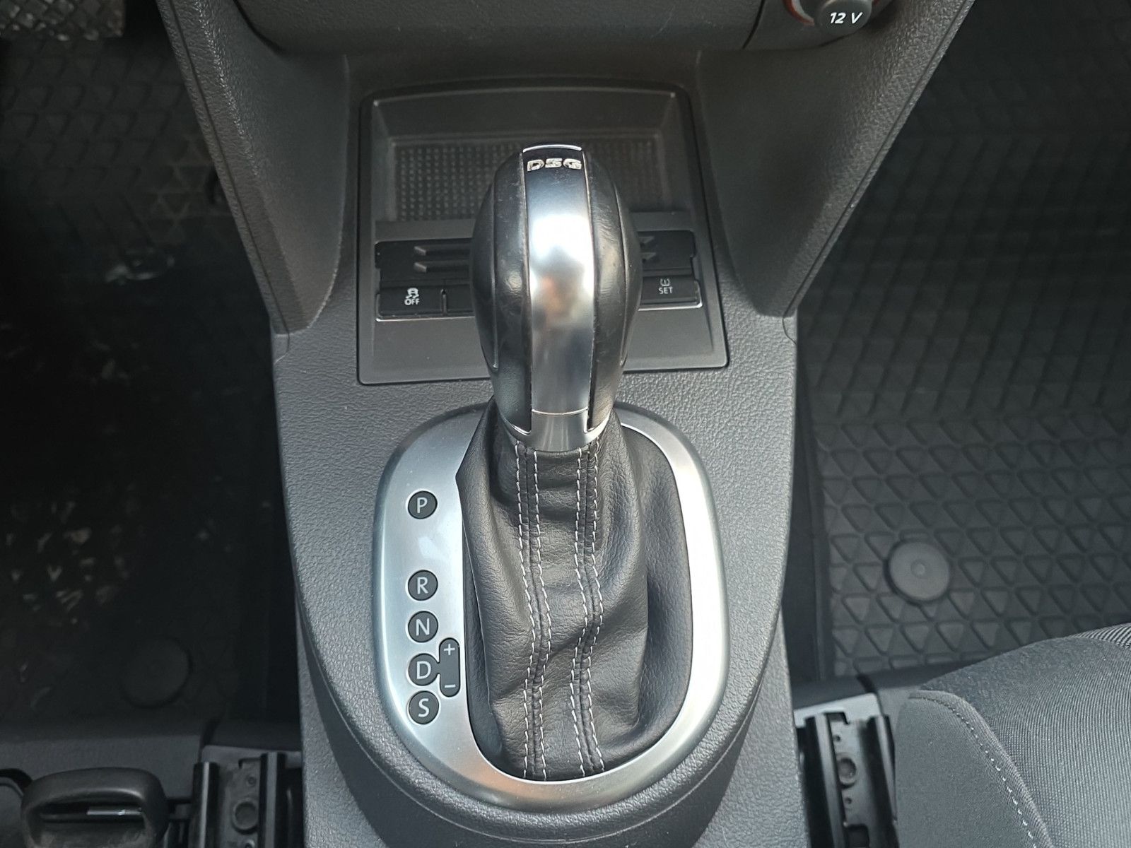 Fahrzeugabbildung Volkswagen Touran Life/DSG/Rückfahrkamera/Automatik/AHK