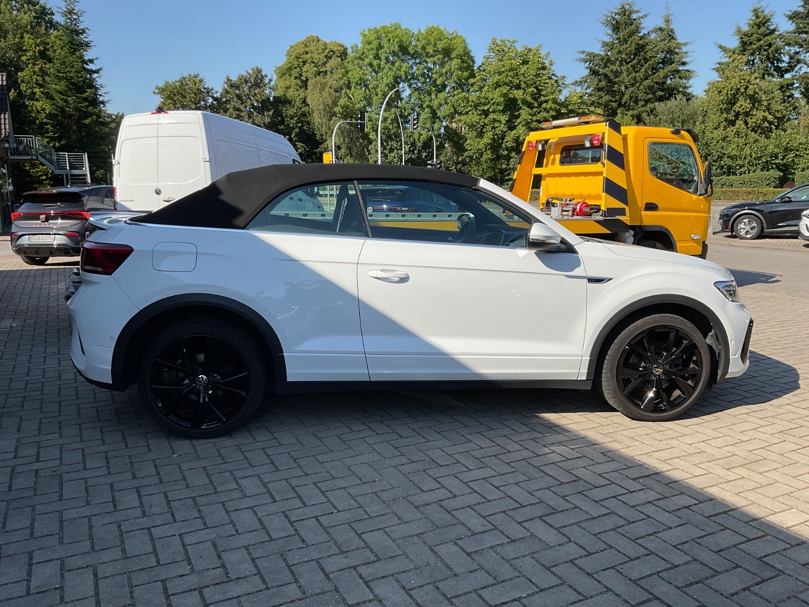 Fahrzeugabbildung Volkswagen T-Roc Cabriolet 1.5 TSI DSG R-Line,LED,ACC,Carpl