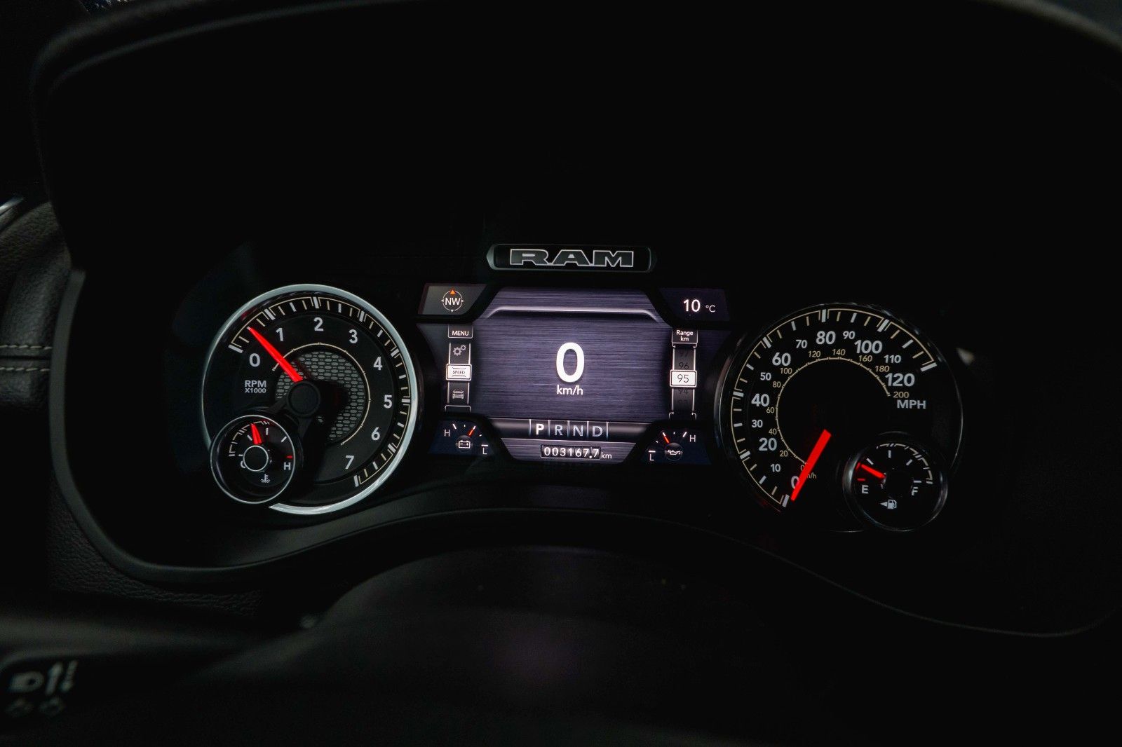 Fahrzeugabbildung Dodge RAM 5.7 V8 HEMI 4x4 NIGHT Laramie ARMY STYLE 19%