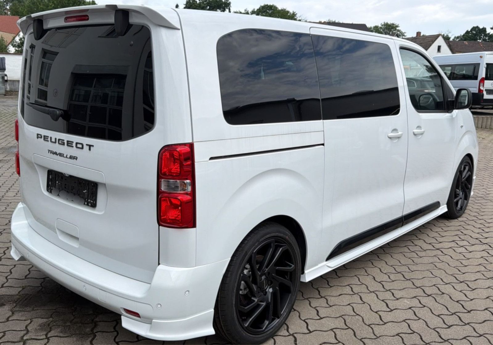 Peugeot Traveller BlueHDi 180 EAT8 Allure L2 imagem 3