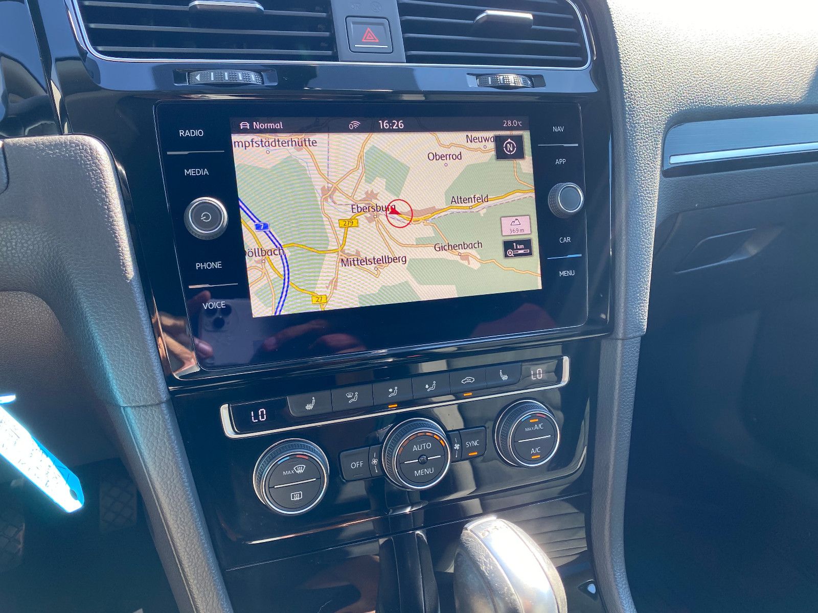 Fahrzeugabbildung Volkswagen Golf VII Variant Highline TSI DSG ACC LED Kamera