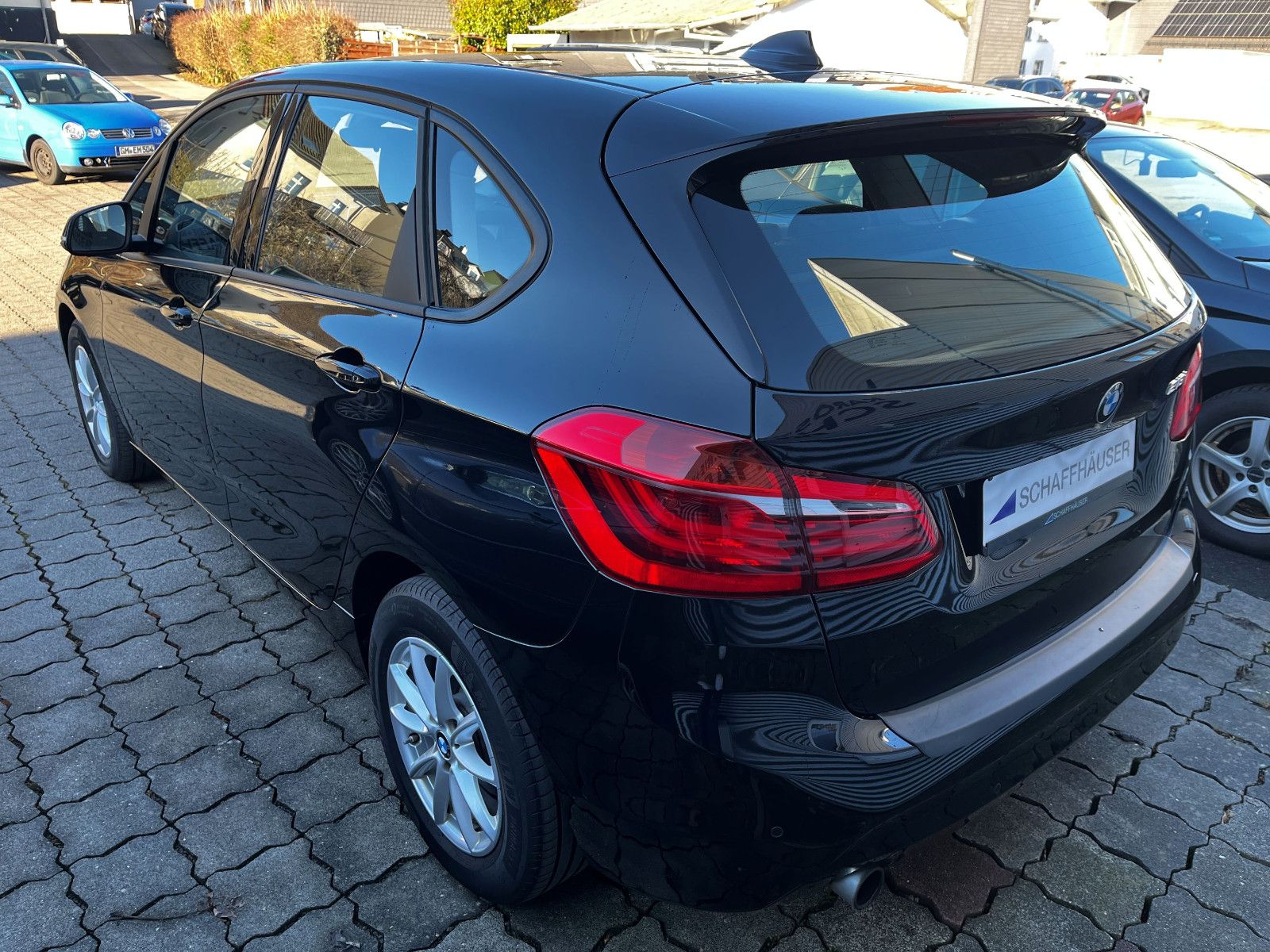 Fahrzeugabbildung BMW 218i Active Tourer PDC SHZ LM UVM
