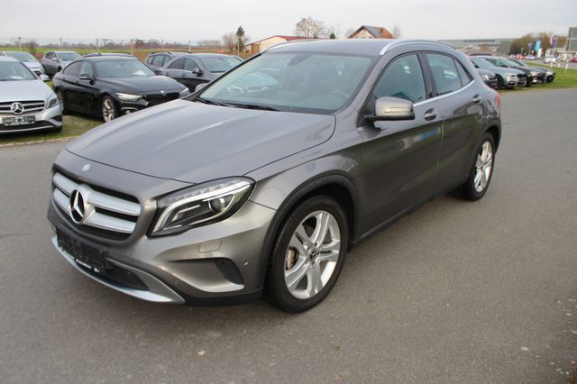 Mercedes-Benz GLA 180 Urban*NAVI*e.Heckklappe*Sitzhzg*Parkass.