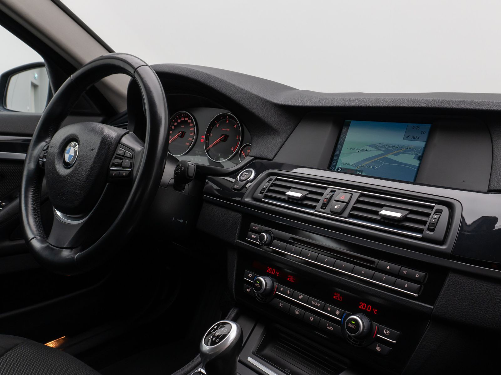 Fahrzeugabbildung BMW 520d Lim. Sitzhzg Navigation PDC Klima Bluetooth