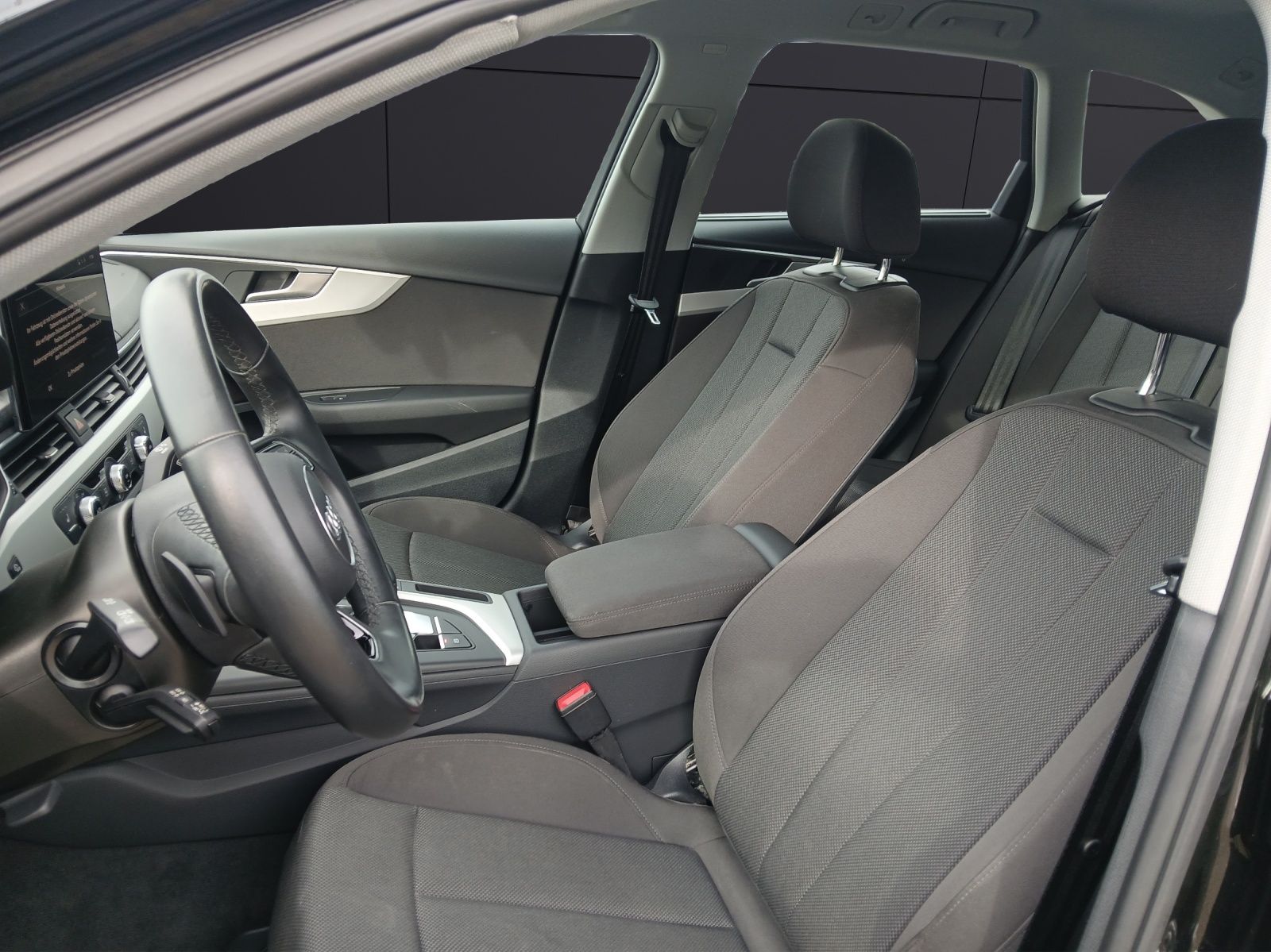 Fahrzeugabbildung Audi A4 Avant 40 TDI basis S-tronic Navi GRA PDC SH L