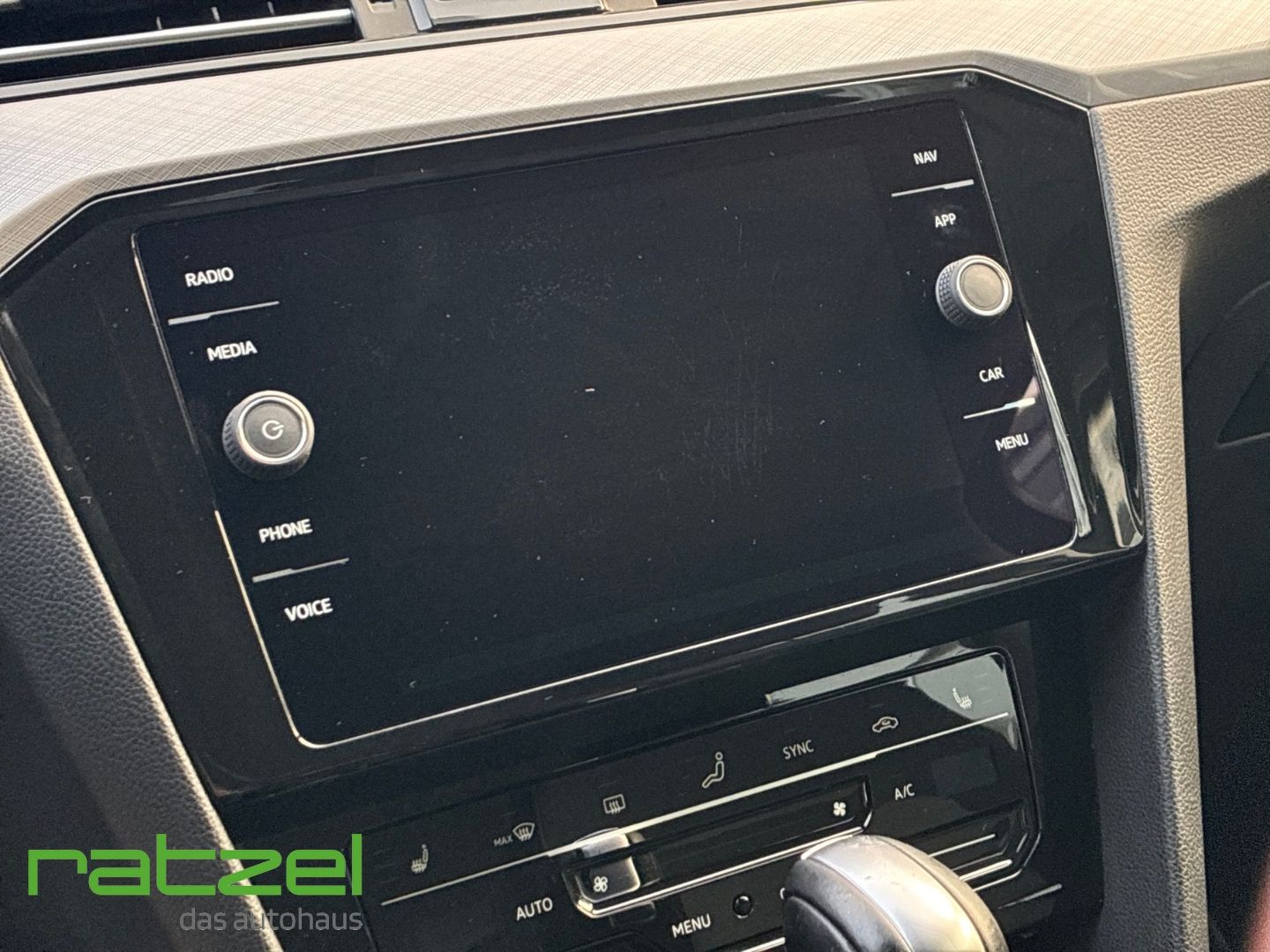 Fahrzeugabbildung Volkswagen Passat Variant 2.0 TDI DSG Business Navi Massage