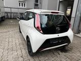 Toyota Aygo AYGO x-play °NAVI°SITZHEIZ°KLIMA°KAMERA° - weiße Toyota Aygo (X)