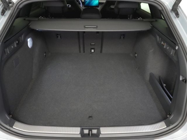 Superb COMBI SPORTLINE iV DSG+AHK+NAVI+SITZ-/LEN