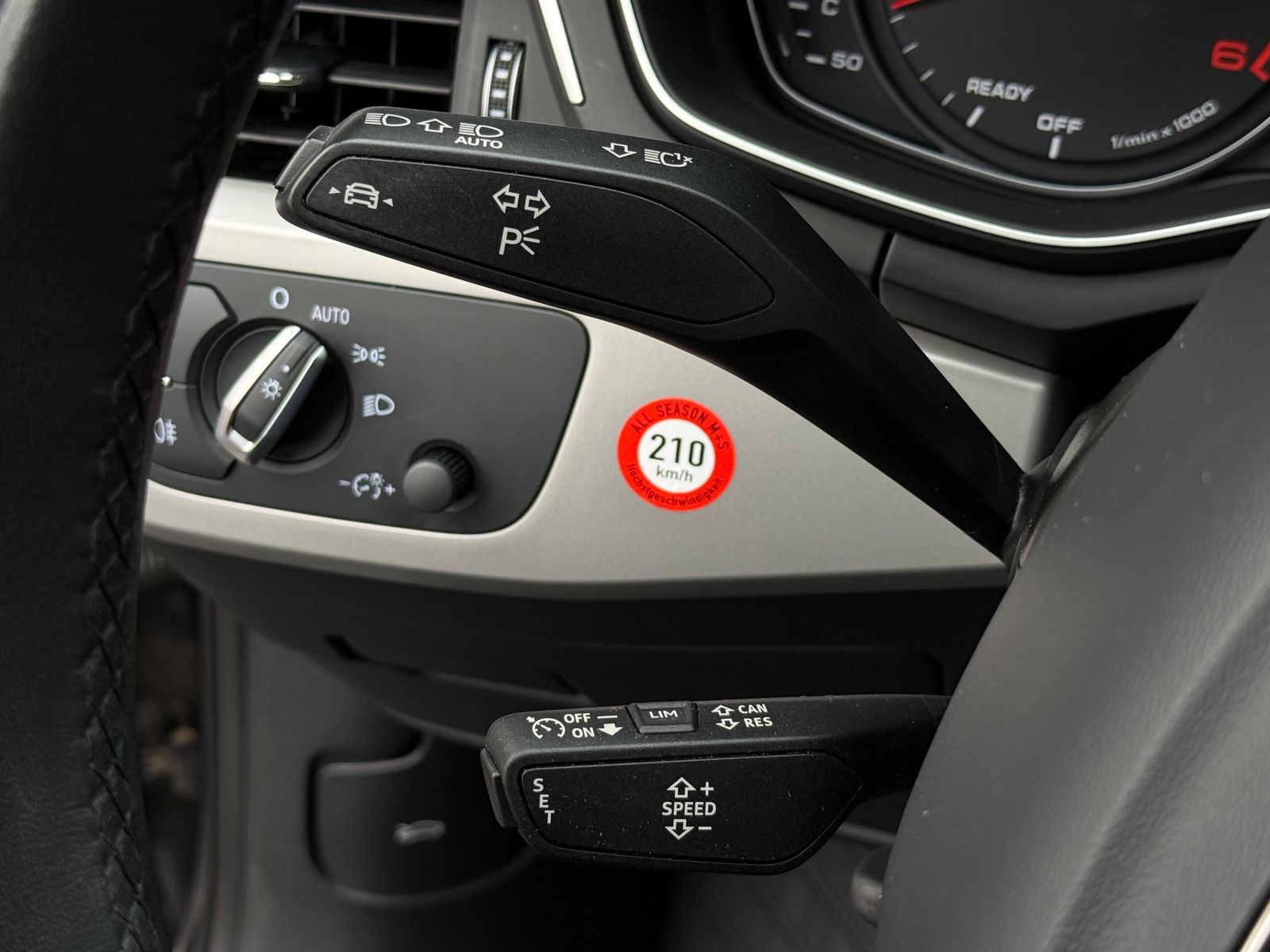 Fahrzeugabbildung Audi A4 Avant 40TDI S-tr LED+NAV+SHZ+AHK+KAM+MEMO+MMI