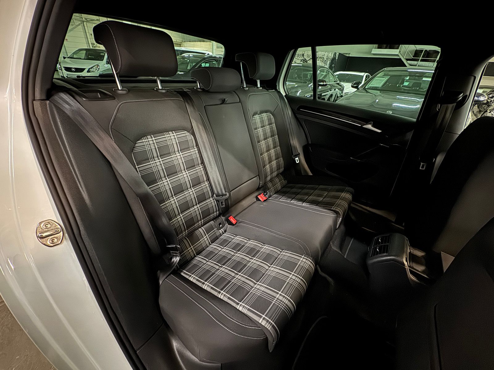 Fahrzeugabbildung Volkswagen Golf VII GTD DCC LED 1.HAND VW SCHECKHEFT EURO 6