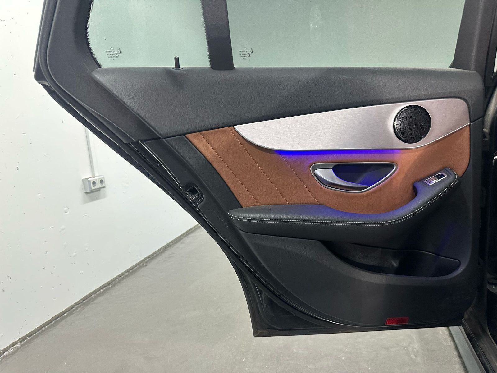 Fahrzeugabbildung Mercedes-Benz C 220 d T Autom. AMG*NIGHT*SITZKLIMA*KAMERA*TEMP
