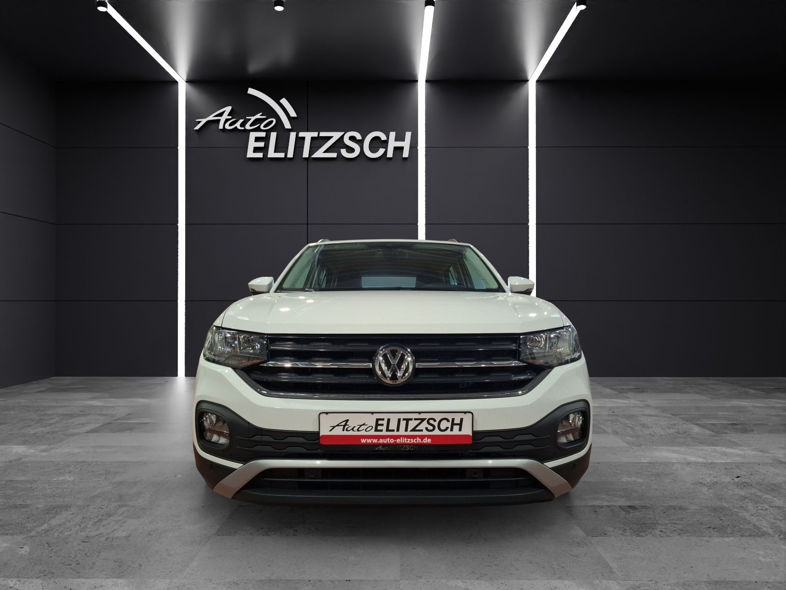 Fahrzeugabbildung Volkswagen T-Cross TSI Life AHK Navi ACC PDC SH 17"