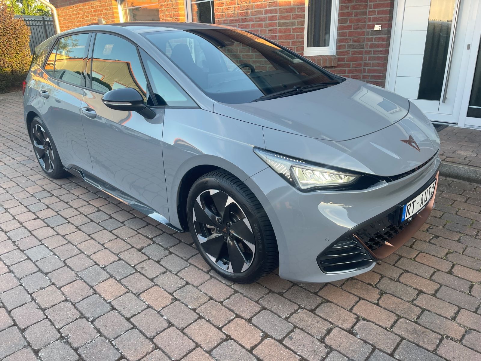 CUPRA Born 170 kW LED SHZ APP