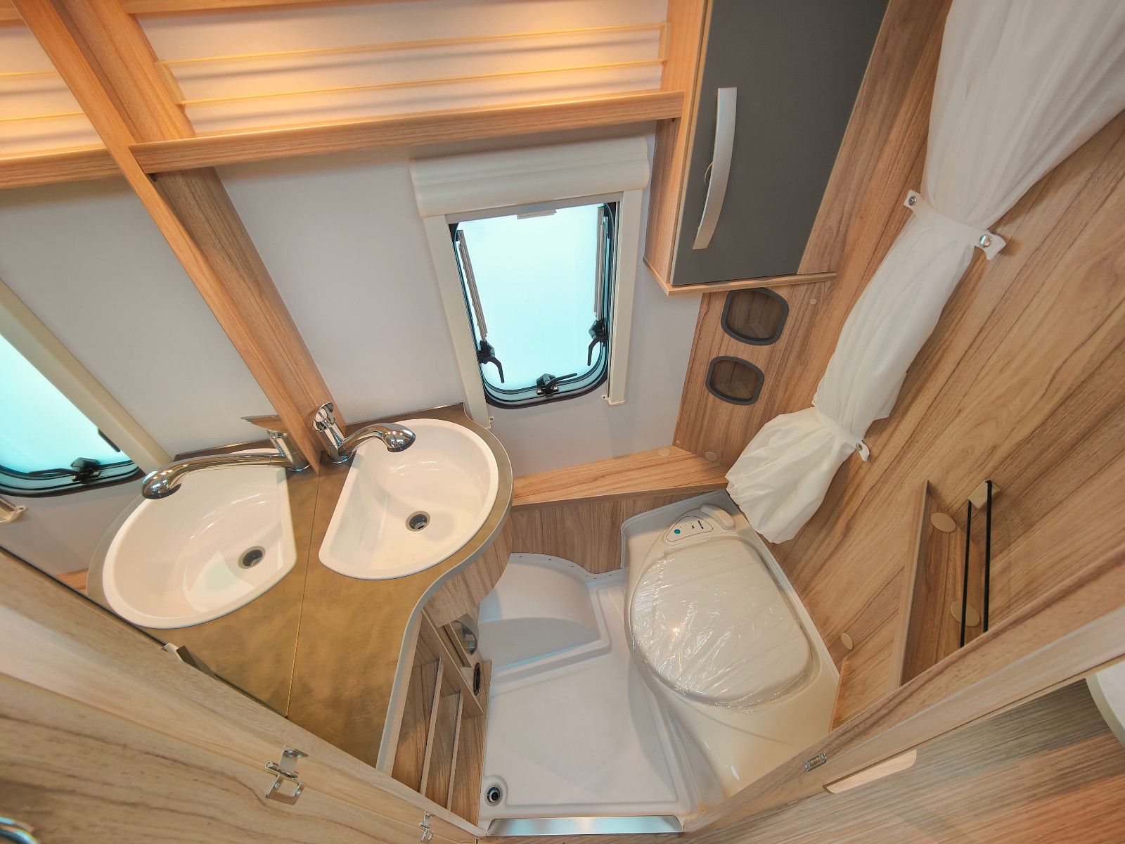 Fahrzeugabbildung HYMER / ERIBA / HYMERCAR Feeling 442 - 6.824€ Sparen!!!