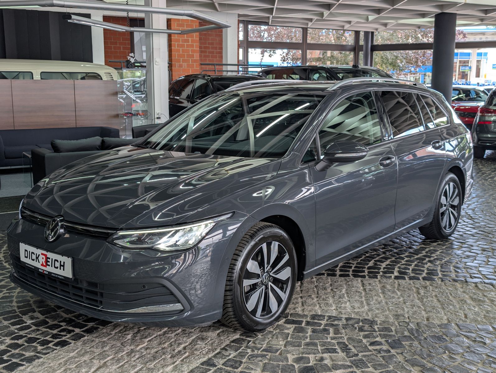 Fahrzeugabbildung Volkswagen Golf Move 1.5 TSI ACC LED SHZ VIRT AMBI APP BHL