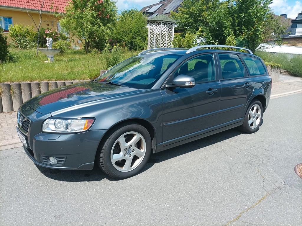 Volvo V50 2012 — rear view