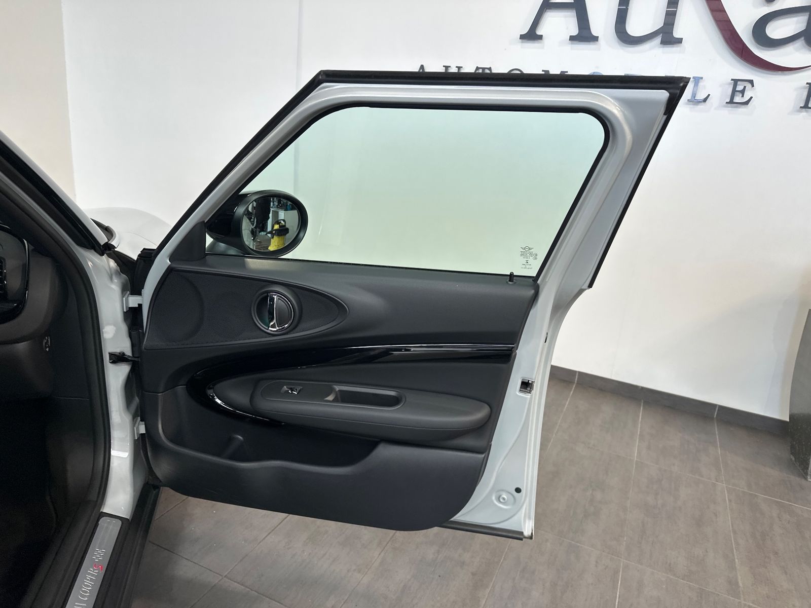 Fahrzeugabbildung MINI Cooper S Clubman Aut. Classic Black NAV+LED+KAM