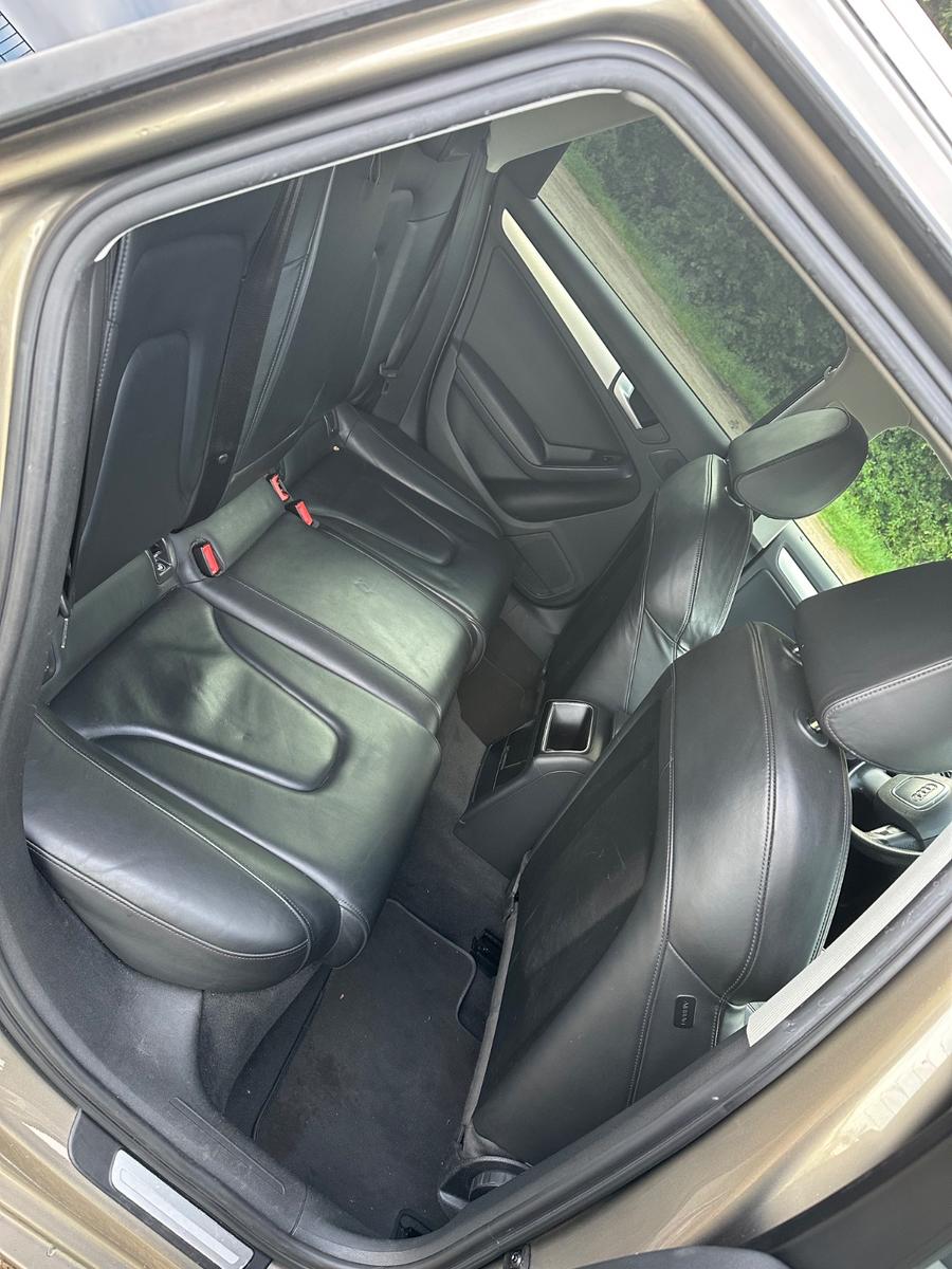 Audi A4 2010 — interior