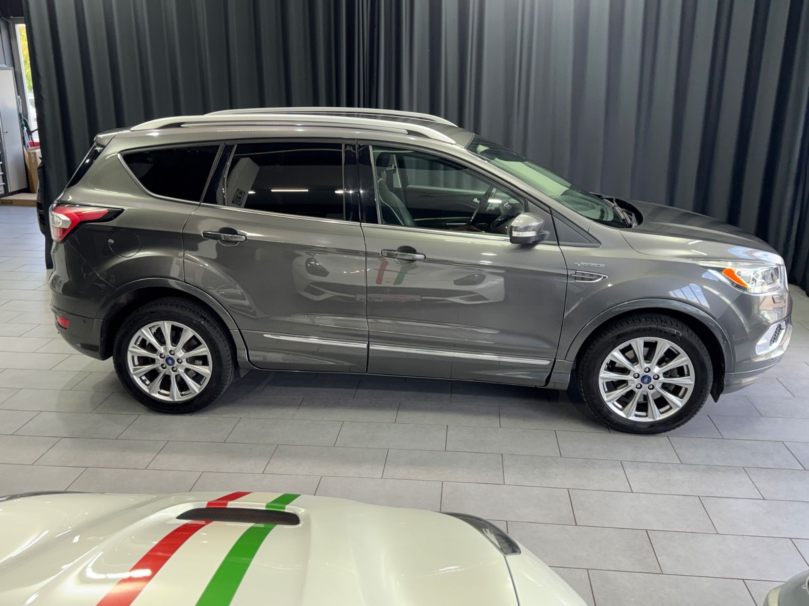 Fahrzeugabbildung Ford Kuga Vignale|SONY|AHK|NAVI|LEDER
