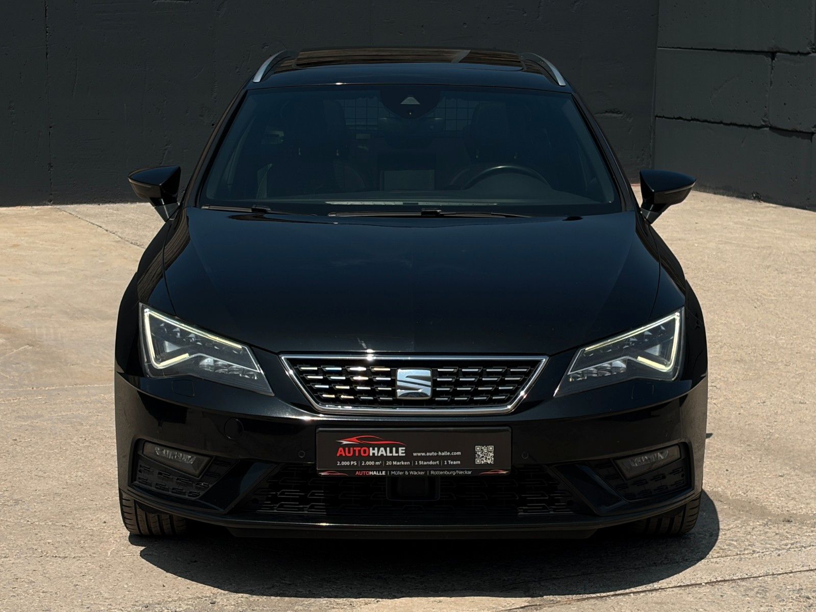Fahrzeugabbildung SEAT Leon ST 1.5 TSI DSG Xcellence CarPlay PANO CAM
