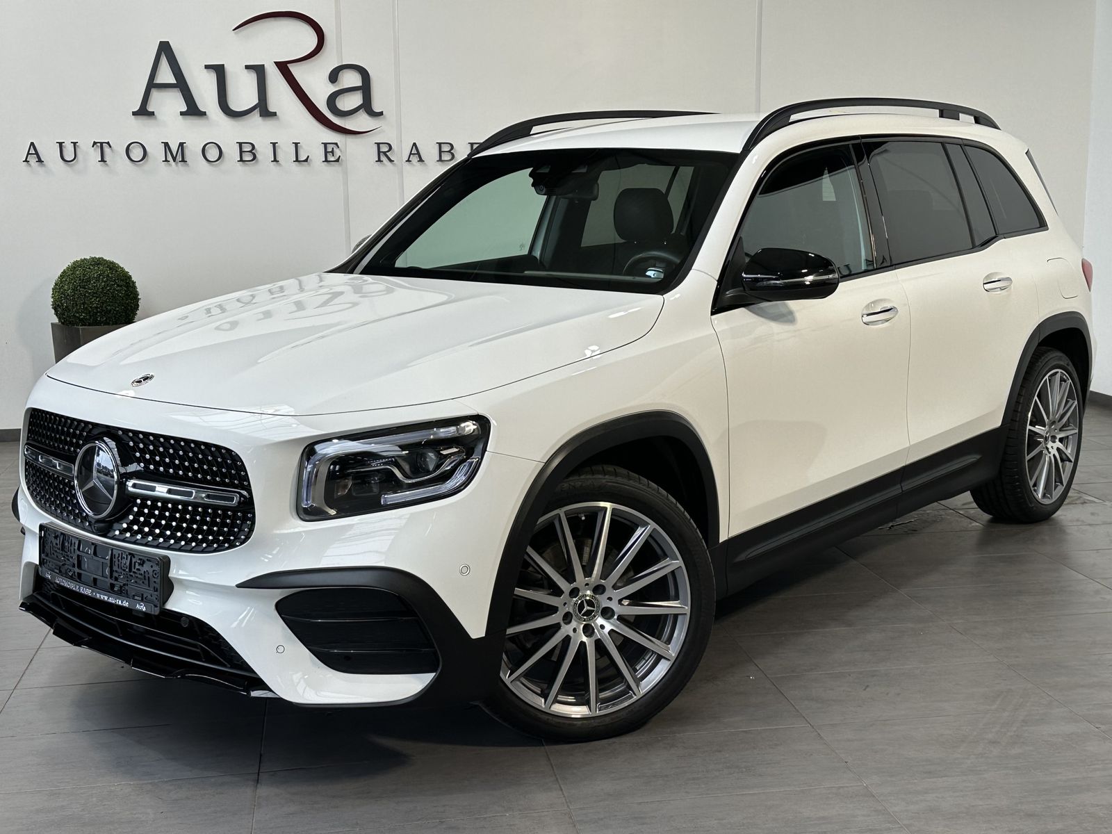 Fahrzeugabbildung Mercedes-Benz GLB 220d 4Matic AMG-Line NAV+LED+20ZO+BURMESTER
