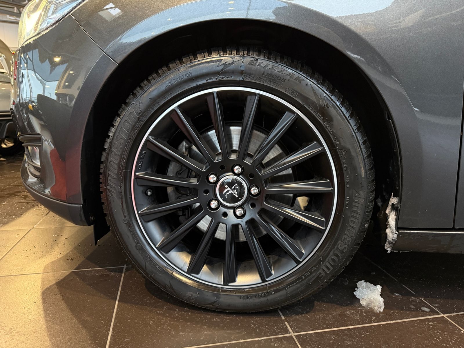 Fahrzeugabbildung Ford Focus Turnier Business KLIMA NAVI ALU