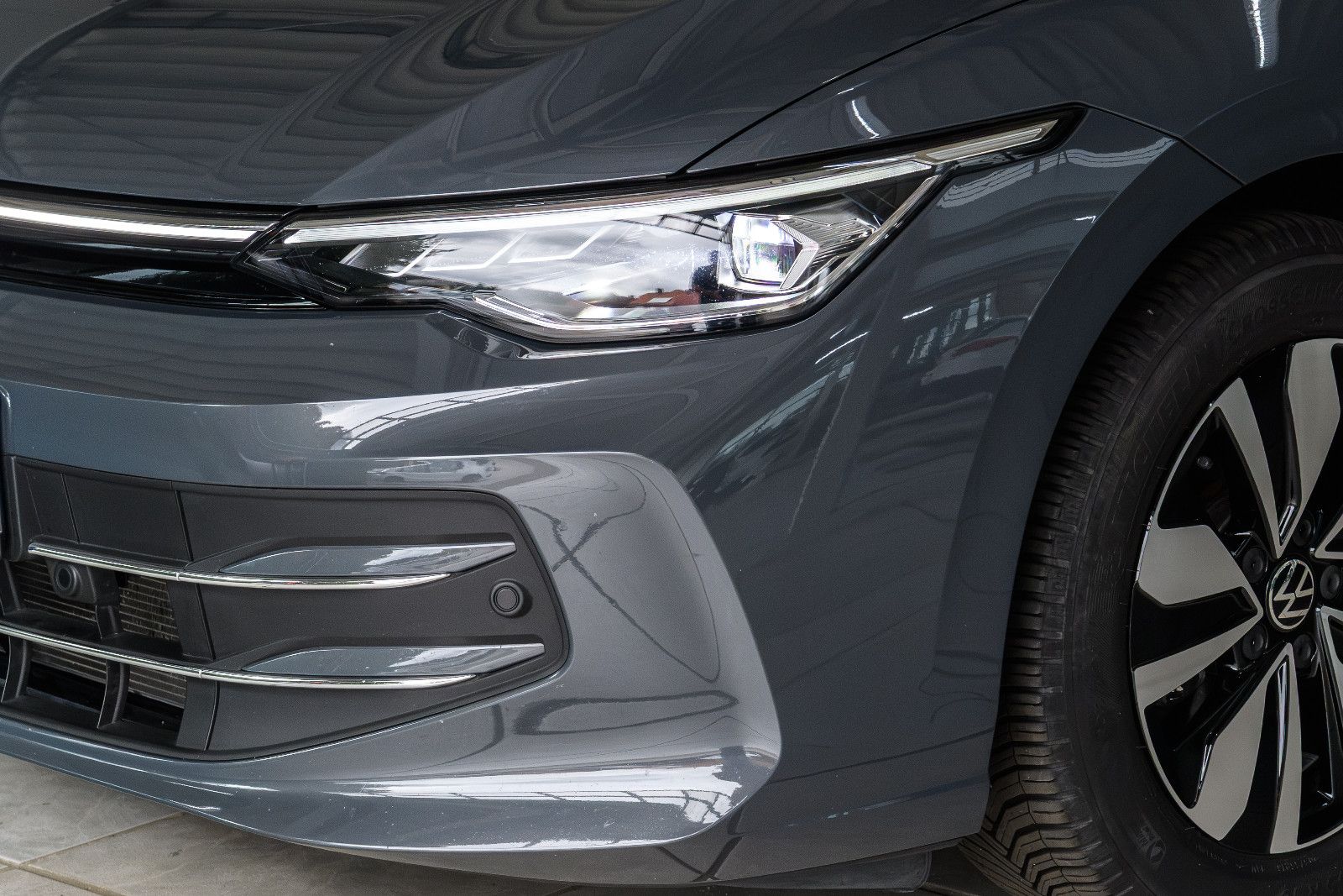 Fahrzeugabbildung Volkswagen Golf VIII Var. 1.5 TSI 110 kW+LED+AHK+GJR+TOTWIN