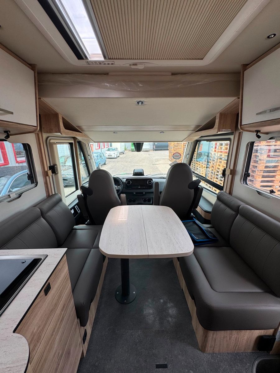 Fahrzeugabbildung Eura Mobil Integra Line 726 EF GT Delta / Hubstützen