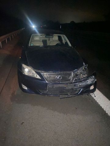 Andere Lexus    Is 220d  Unfall