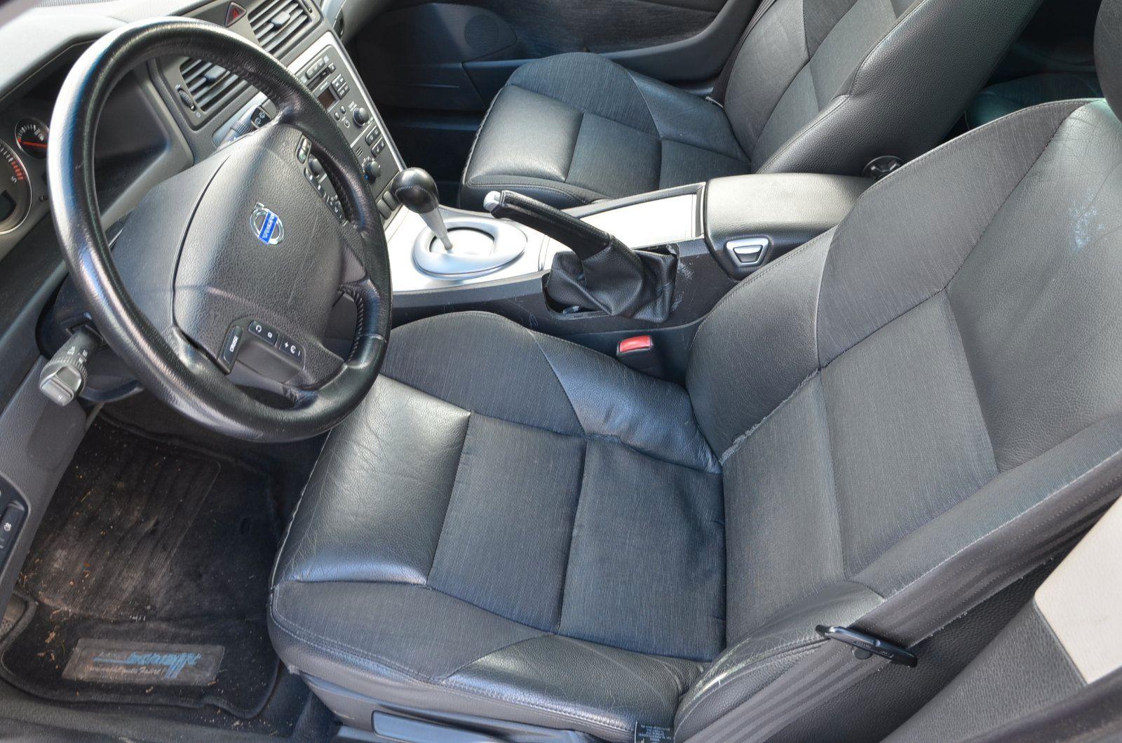Volvo V70 2004 — photo 11