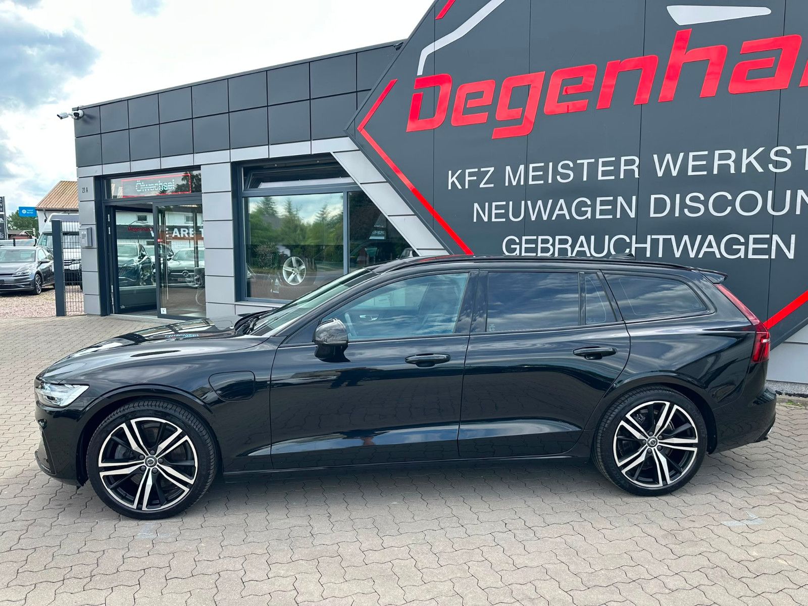 Volvo V60 Kombi R Design Expression Recharge Plug-In H foto 5