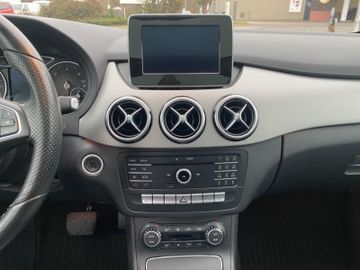 Fahrzeugabbildung Mercedes-Benz B 220d Urban*Panorama*LED*Kamera*Totwinkel*