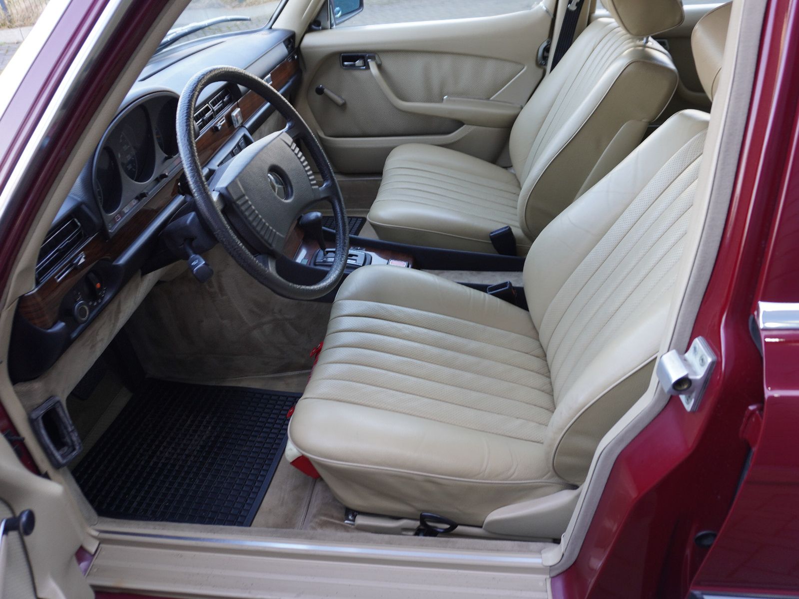 Fahrzeugabbildung Mercedes-Benz 280 SE W 116 *50 TKM*