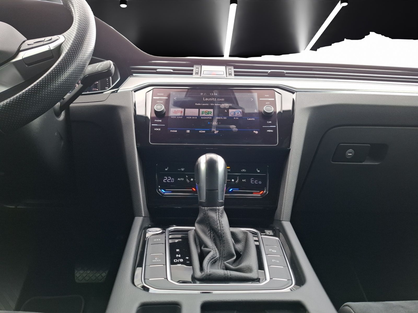 Fahrzeugabbildung Volkswagen Passat Variant GTE Standhzg Matrix AHK Leder ACC