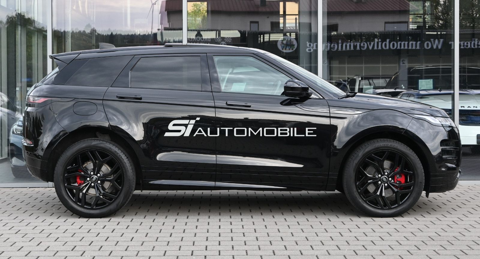 Fahrzeugabbildung Land Rover Range Rover Evoque D200 R-DYNAMIC SE AWD °BLACK°